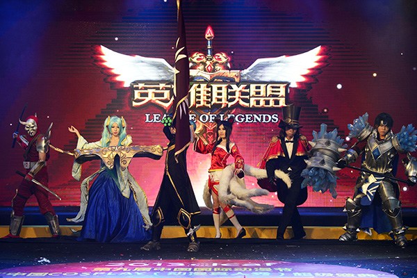 A market campaign of cosplay features the e-sport League of Legends in Hangzhou, Zhejiang province. (Photo/China Daily)