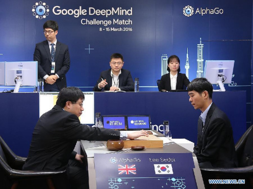Human Go champion Lee Sedol of South Korea finally defeated Google's Go-playing artificial intelligence (AI) AlphaGo on Sunday in the fourth match after three straight losses at the ancient Chinese board game. (Xinhua photo)