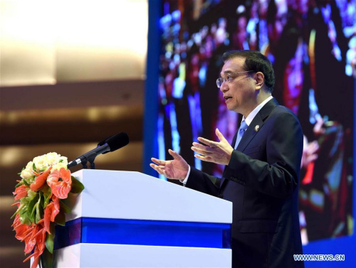 Chinese Premier Li Keqiang delivers a speech at the opening ceremony of the Boao Forum for Asia (BFA) annual conference in Boao, south China's Hainan Province, March 24, 2016. (Xinhua/Rao Aimin)