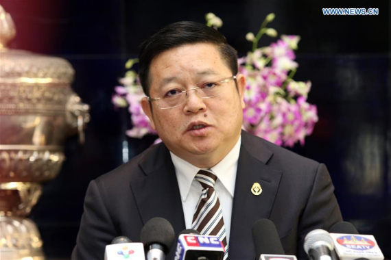 Kao Kim Hourn, minister attached to Cambodian Prime Minister Hun Sen, addresses a press conference in Phnom Penh, Cambodia, on March 24, 2015. Kao Kim Hourn on Thursday praised China for pledging 11.5 billion U.S. dollars in loans and credit to support infrastructure development and other projects for the Mekong River countries. (Photo: Xinhua/Sovannara)