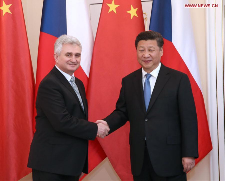 Chinese President Xi Jinping (R) meets with Milan Stech, president of the Senate of the Czech Parliament, in Prague, the Czech Republic, March 29, 2016. (Xinhua/Pang Xinglei)