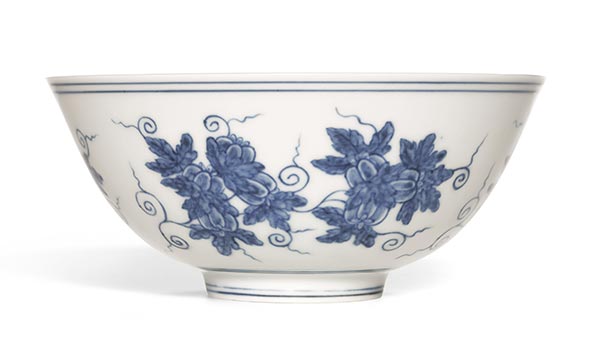 Three blue-and-white porcelains of Ming Dynasty in Pilkington's collection will be auctioned. Three blue-and-white porcelains of Ming Dynasty in Pilkington's collection will be auctioned.