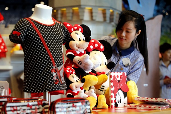 A flagship Disney store in the Lujiazui area of Shanghai. The Shanghai Disneyland is set to open on June 16. (Photo provided to China Daily)