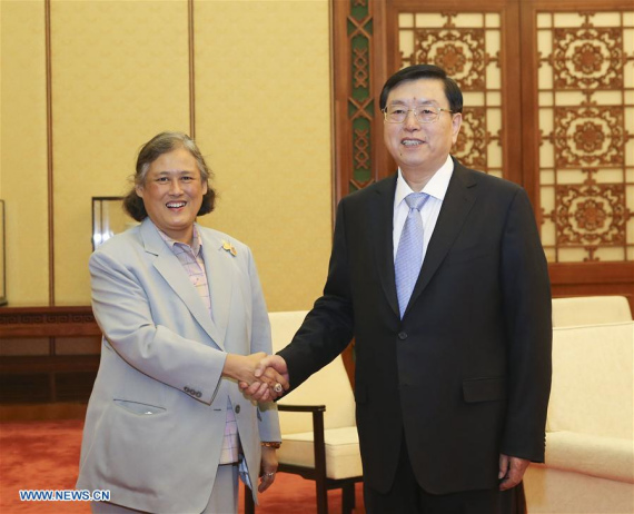  Zhang Dejiang (R), chairman of the Standing Committee of China's National People's Congress (NPC), meets with visiting Thai Crown Princess Maha Chakri Sirindhorn in Beijing, capital of China, April 6, 2016. (Photo: Xinhua/Ding Lin)