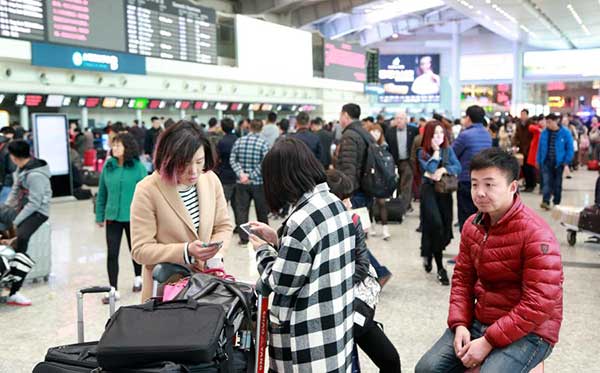 Blacklisting passengers who defy the rules for travelling by air and so place their own interests before everything else, including safety, has long been overdue.(Photo/Xinhua)