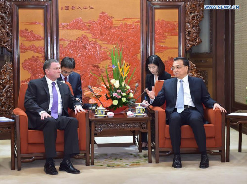 Chinese PremierLi Keqiang(R) meets withIsraeli Parliament Speaker Yuli Edelstein in Beijing, capital of China, April 12, 2016. (Photo: Xinhua/Li Tao) 