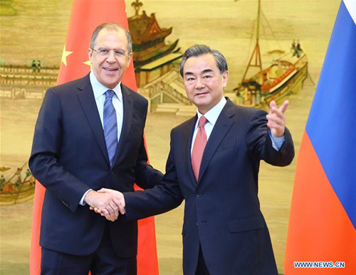 Chinese Foreign Minister Wang Yi (R) holds talks with Russian Foreign Minister Sergey Lavrov in Beijing, capital of China, April 29, 2016. (Photo: Xinhua/Ding Haitao)