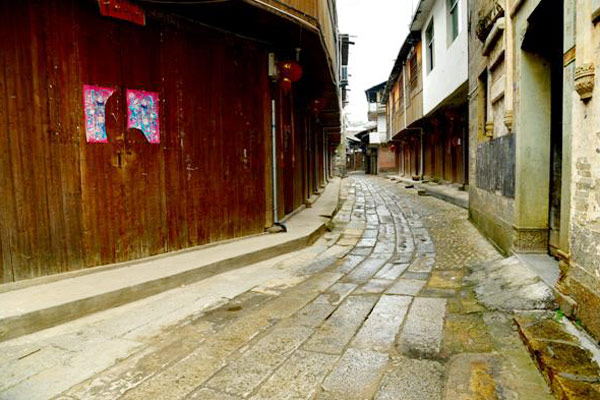 Old street in Tangwan town, Guixi city, East China's Jiangxi province. (Photo by Zhou Xingzuo/chinadaily.com.cn)
