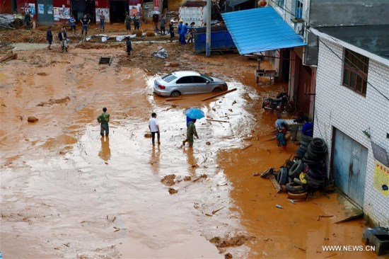 Photo taken on May 9, 2016 shows the flood-hit Xiaqian Village in Xiaohu Township of Jianyang District in Nanping City, southeast China's Fujian Province. (Photo: Xinhua/Jiang Kehong)