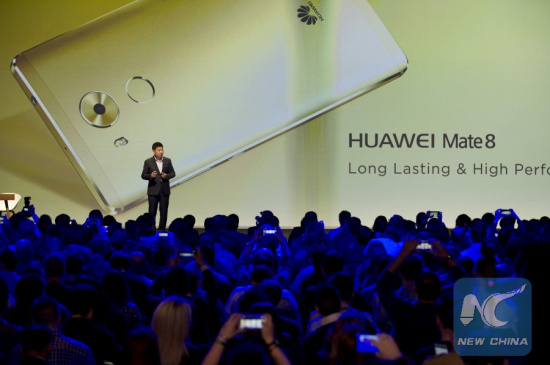 Photo taken on Feb. 21 shows the Huawei press conference held on the eve of the official start of the Mobile World Congress (MWC) in Barcelona, Spain. (Photo: Xinhua/Lino De Vallier)