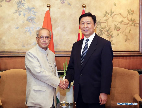 Chinese Vice President Li Yuanchao (R) meets with visiting Indian President Pranab Mukherjee in Beijing, capital of China, May 25, 2016. Invited by Chinese President Xi Jinping, Indian President Pranab Mukherjee is paying a state visit to China. (Photo: Xinhua/Ding Lin)