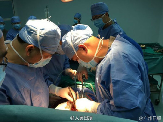 An organ transplant surgery is performed in Zhongshan People's Hospital in Guangdong Province, May 24, 2016. (Photo/Weibo)