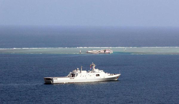 A formation of the Nanhai Fleet of China's Navy on Saturday finished a three-day patrol of the Nansha islands in the South China Sea. (Photo/Xinhua)