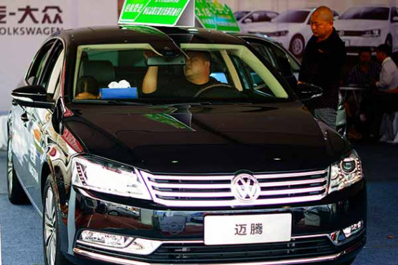 A FAW-Volkswagen Magoton is pictured in Yichang city, Hubei province on April 30, 2015. (Zhou Jianping / For China Daily) A FAW-Volkswagen Magoton is pictured in Yichang city, Hubei province on April 30, 2015. (Zhou Jianping / For China Daily)