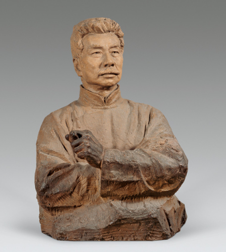 A sculpture of Lu Xun by Zhang Songhe is among the exhibits at the National Art Museum of China. (Photo/namoc.org)