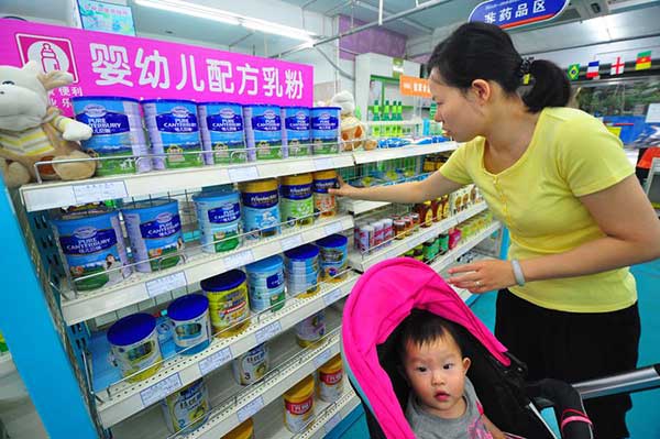 The ANU has called on governments and doctors to recommend breastfeeding over baby formula, as many formula companies were taking over due to relentless marketing campaigns.(Photo/Xinhua)