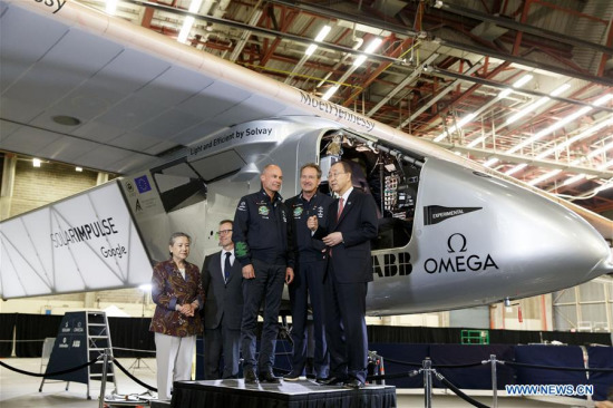  United Nations Secretary-General Ban Ki-moon (1st R) meets with Andre Borschberg (2nd R) and Bertrand Piccard (3rd R), pilots of the Solar Impulse 2, at John F. Kennedy (JFK) International Airport, during the expedition's stopover in New York City, June 13, 2016. (Xinhua/Li Muzi)
