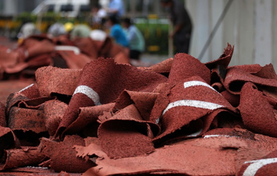 The synthetic running tracks have been uninstalled. (Photo/China Daily)