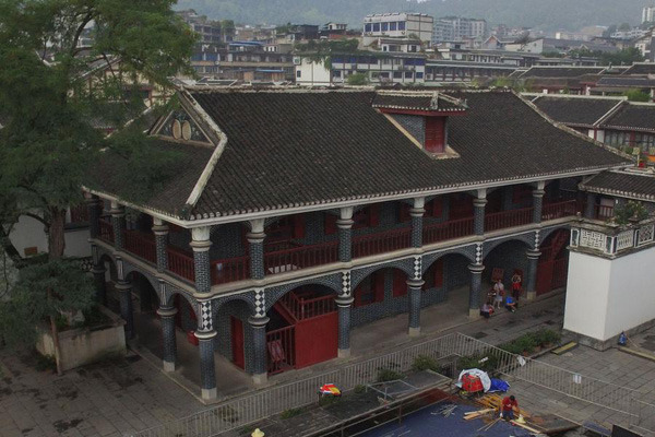 The photo shows the building where the Zunyi Meeting was held on June 20, 2016. [Photo/Xinhua]