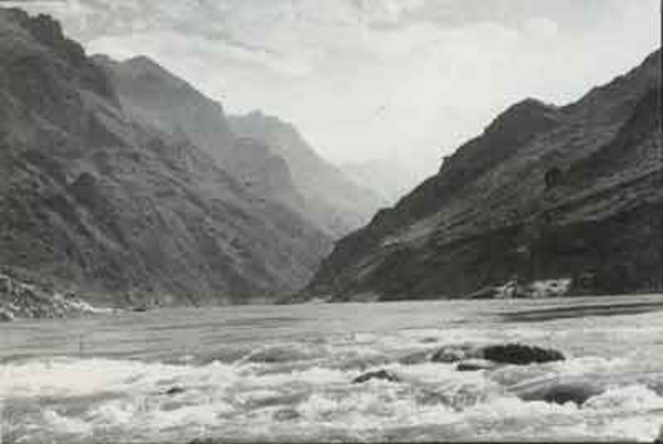 In May 1935, the Red Army crossed the Jinsha River, the upstream of the Yangtze River, at Jiaoping du, Yunnan province. The Red Army finally broke through the enemy's encirclement after crossing the Jinsha River. [Photo/people.com.cn]