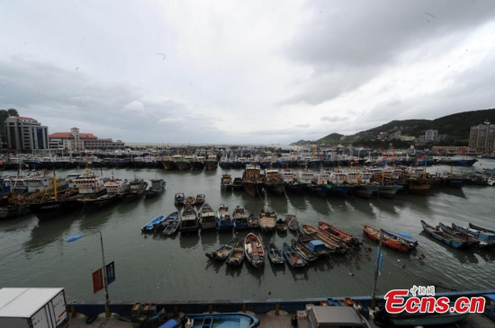 Boats are docked before the approach of super typhoon Nepartak in Lianjiang County, East Chinas Fujian Province, before the approach of super typhoon Nepartak, July 8, 2016. Nepartak made landfall in Taiwan early Friday, forcing schools and offices to close, and is now headed toward coastal areas of Fujian. (Photo: China News Service/Lv Ming)