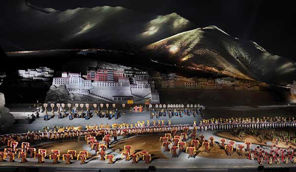 Princess Wencheng, one of Mei Shuaiyuan's open-air shows, is now a must-watch for visitors to Lhasa, Tibet autonomous region.(Photo provided to China Daily)