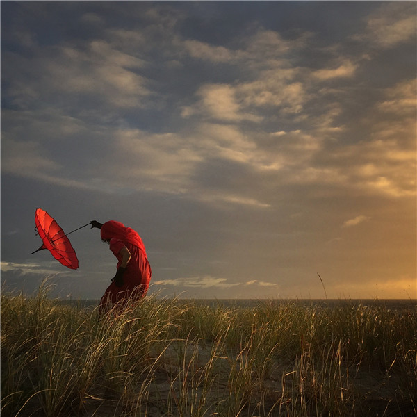Robin Robertis from the US wins the 2nd place Photographer of the Year for She Bends with the Wind. (Photo/ippawards.com)
