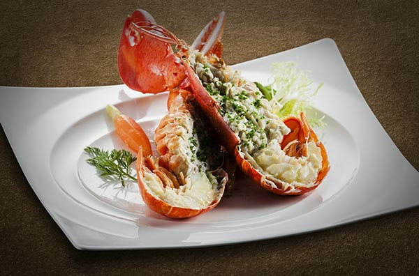 Lobster thermidor with black truffle and pistachios. (Photo provided to China Daily)