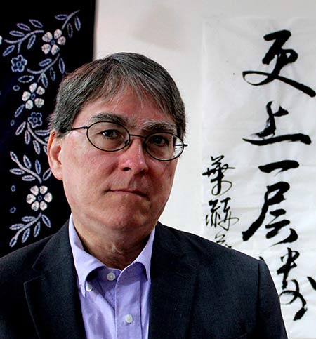U.S. author David Moser shares with Chinese-language learners his insight and less-known facts about the language in his book A Billion Voices. (Photo provided to China Daily)