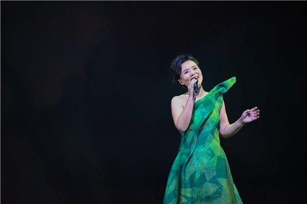 Gong Linna at her May concert, Five Elements of Love. (Photo provided to chinadaily.com.cn)