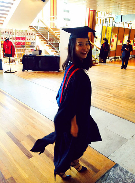 Gu Weiqi ready for the graduation ceremony of London Business School (LBS), July 16, 2016. (Photo provided to chinadaily.com.cn)