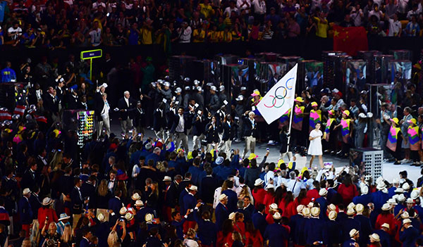 The Refugee Olympic Athletes' team arrives for the opening ceremony at the Maracana Stadium in Rio de Janeiro, Brazil, August 5, 2016. (Photo by Wei Xiaohao/chinadaily.com.cn)