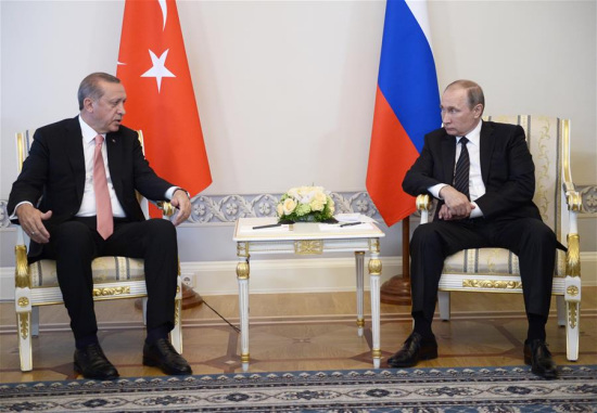 Russian President Vladimir Putin (R) meets with his Turkish counterpart Recep Tayyip Erdogan in St. Petersburg, Russia, on Aug. 9, 2016. (Xinhua/Sputnik)