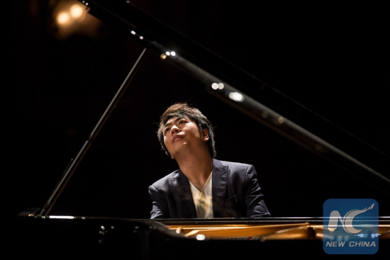 Chinese pianist, Lang Lang, performs during a concert held at Colon Theater, in Buenos Aires, capital of Argentina, on Aug. 13, 2016. (Xinhua/Martin Zabala) 