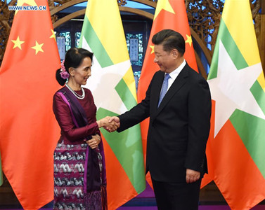 Chinese President Xi Jinping (R) meets with Myanmar's State Counsellor Aung San Suu Kyi in Beijing, capital of China, Aug. 19, 2016. (Xinhua/Rao Aimin)