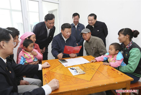 Chinese PresidentXi Jinpinglearns about implementation of poverty alleviation measures at the home of villager Lyu Youjin in Wushi Township of Huzhu Tu Autonomous County in Haidong, northwest China's Qinghai Province, Aug. 23, 2016. Xi made an inspection tour in Qinghai from Aug. 22 to 24. (Photo: Xinhua/Lan Hongguang)