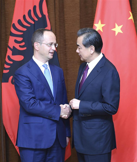 Chinese Foreign Minister Wang Yi (R) holds talks with Albania's Foreign Minister Ditmir Bushati in Beijing, capital of China, Aug. 25, 2016. (Xinhua/Zhang Ling)
