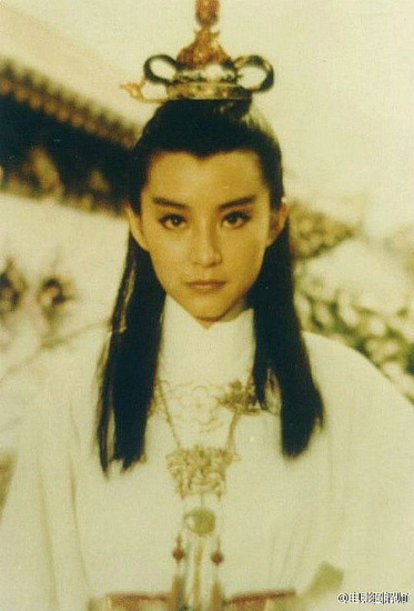 Brigitte Lin, stars Jia Baoyu in the 1977 film adaptation of The Dream of the Red Chamber. (Photo/Sina Weibo)