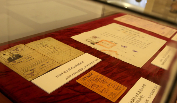 Items documenting the Jewish experience in Shanghai during the 1930s and 1940s are exhibited on Tuesday. (Photo/ Xinhua)