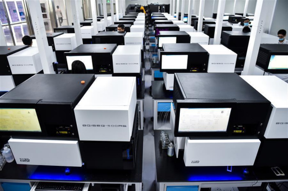 A view of gene sequencing machines at the China National GeneBank in Shenzhen City, South Chinas Guangdong Province, Sept. 6, 2016.  (Photo/Xinhua)