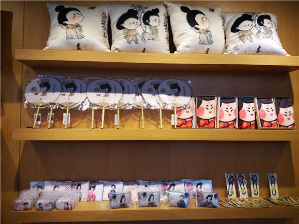 Souvenirs offered at the expo in Chengdu. (Photo by Wang Kaihao/China Daily)