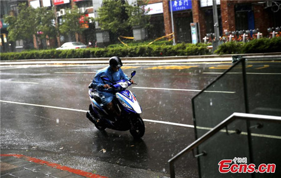 Four people were killed and 268 others were injured in Taiwan as Typhoon Megi traveled across the island on Tuesday, according to local authorities. More than 14,000 people were evacuated due to the typhoon and more than 72,000 homes were cut off from water supplies, according to the island's Emergency Operation Center. (Photo: China News Service/Huang Shaohua)