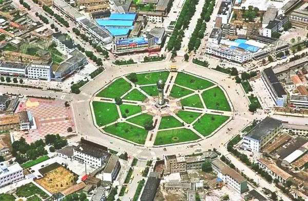 A bird's eye view of Tekes county in Northwest China's Xinjiang Uygur autonomous region. (Photo from web)