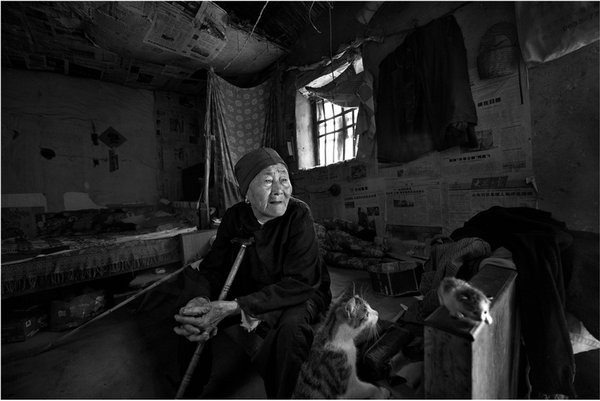Zeng Yi's work, portraying people and their lives in Daliangshan and Yimengshan. (Photo/Chinaculture.org)