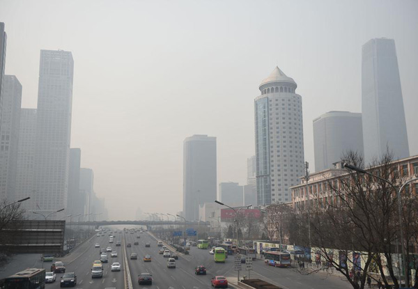 Heavy smog covers Beijing on March 16, 2016. (Photo/Xinhua)