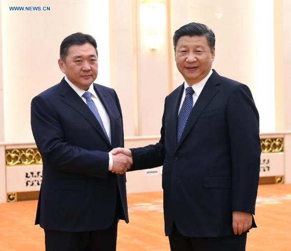 Chinese President Xi Jinping (R) meets with Miyegombo Enkhbold, chairman of the Mongolian People's Party (MPP) and chairman of the State Great Hural, Mongolia's parliament, in Beijing, capital of China, Oct. 18, 2016.  (Photo: Xinhua/Rao Aimin)