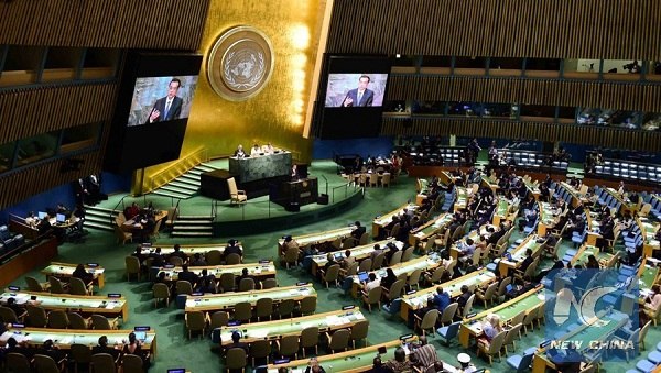 Chinese Premier Li Keqiang speaks during the general debate of the UN General Assembly at the UN headquarters in New York, Sept. 21, 2016. Premier Li called for joint efforts to address sustainable development and global challenges. (Xinhua/Zhang Duo)