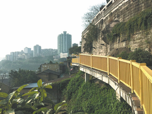 Walking trails in Chongqing have been preserved and turned into sightseeing routes. (Photo by Tan Yingzi/China Daily)