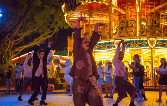 A Halloween-themed performance was staged in Guangzhou on Monday. (Photo provided to chinadaily.com.cn)