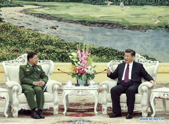   Chinese President Xi Jinping (R), also chairman of the Central Military Commission, meets with Myanmar's Commander-in-Chief of Defense Services Sen-Gen Min Aung Hlaing in Beijing, capital of China, Nov. 1, 2016. (Photo: Xinhua/Pang Xinglei)